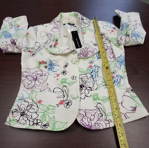 Blazer - Picture 7 of 7